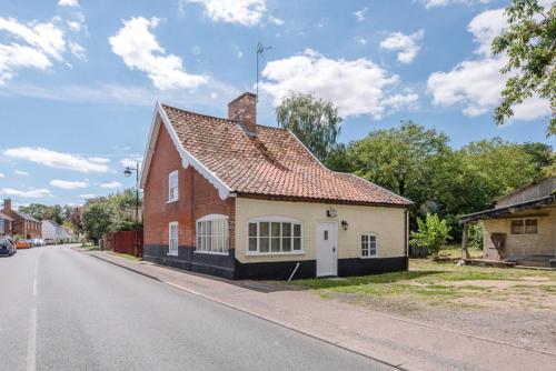 Фотографии гостевого дома 
            The Old Butchers Shop, Bramfield