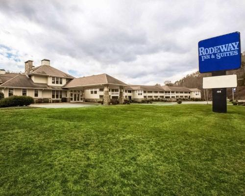 Фотография гостиницы Rodeway Inn and Suites on the River