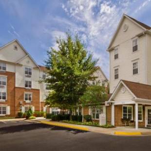 Фотографии гостиницы 
            Sonesta Simply Suites Falls Church