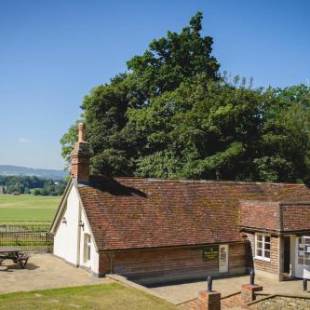 Фотографии гостиницы 
            Cowdray Lodge