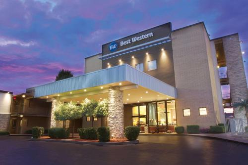 Фотография гостиницы Best Western The Oasis at Joplin