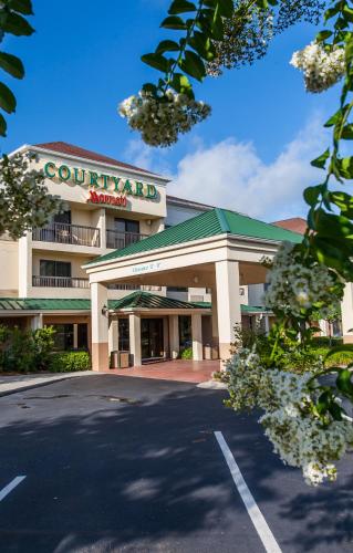 Фотография гостиницы Courtyard Florence South Carolina