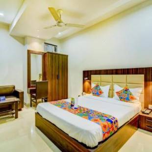 Фотографии гостиницы 
            FabHotel Solitaire Inn Tilak Nagar