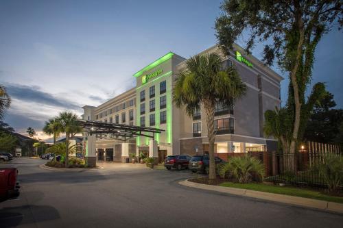 Фотография гостиницы Holiday Inn Pensacola - University Area, an IHG Hotel