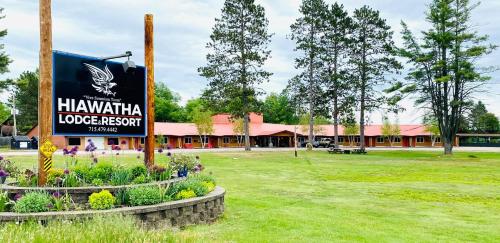 Фотографии гостиницы 
            Hiawatha Lodge Inn