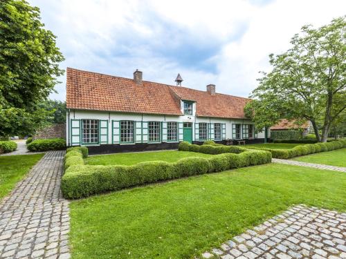 Фотография гостевого дома beautifull renovated farmhouse with traditional elements and a big garden