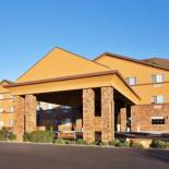 Фотография гостиницы Holiday Inn Express Hotel & Suites Watsonville, an IHG Hotel