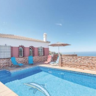 Фотография гостевого дома Three-Bedroom Holiday Home in Torrox