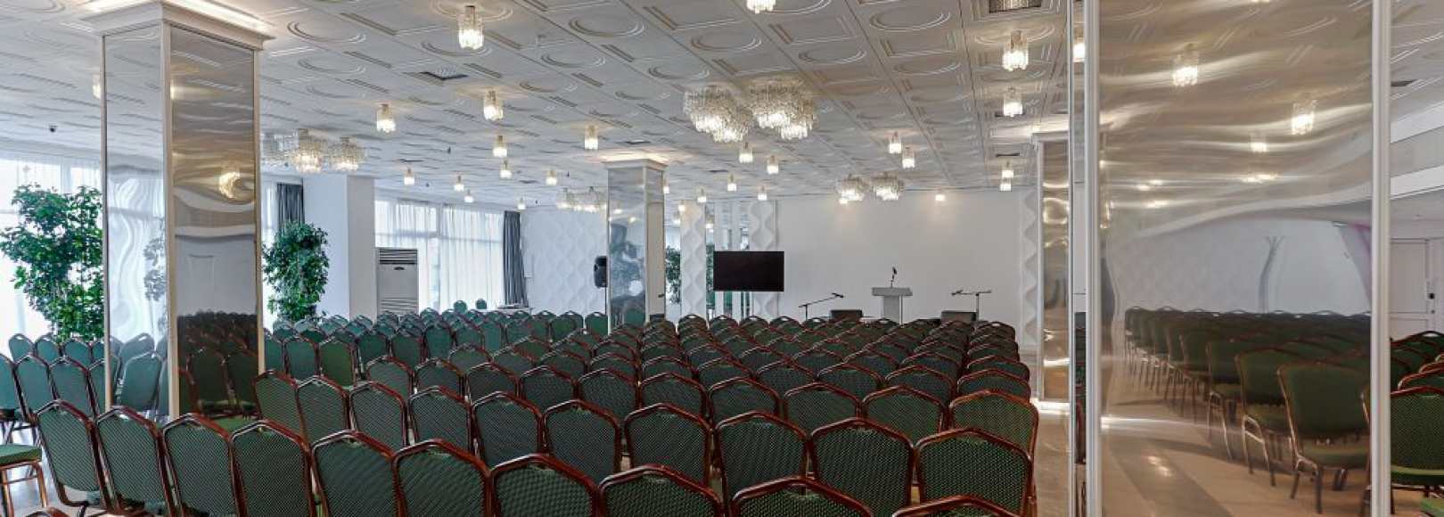 Фотография конференц-зала Зал 5 «Лужники»