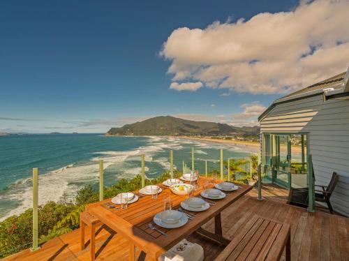 Фотографии гостевого дома 
            Panoramic Paku - Tairua Holiday Home