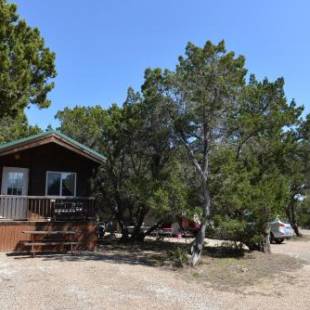 Фотографии базы отдыха 
            Lake Whitney Camping Resort Cabin 1