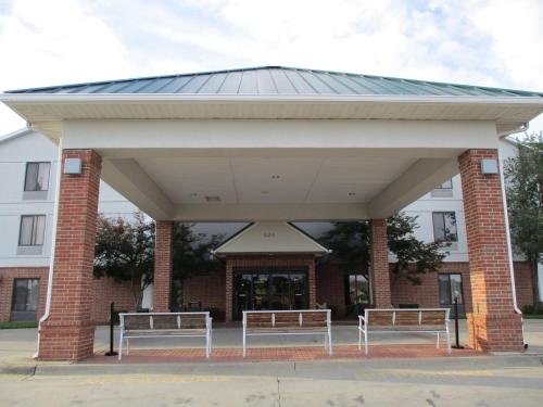 Фотография гостиницы Best Western Warrensburg Inn