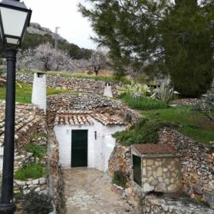 Фотографии базы отдыха 
            Cueva El Madrono