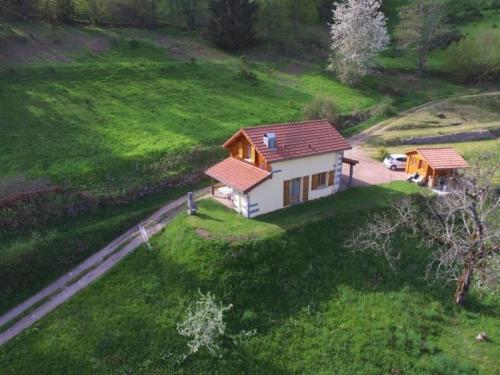 Фотографии гостевого дома 
            Gîte Saulxures-sur-Moselotte, 3 pièces, 4 personnes - FR-1-589-281