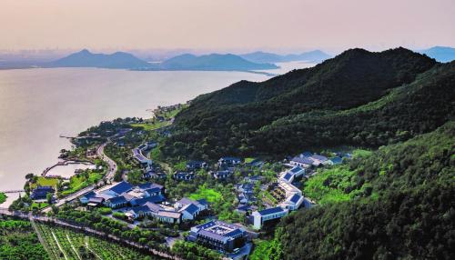 Фотографии гостиницы 
            Cordis Hotels & Resorts, Dongqian Lake, Ningbo