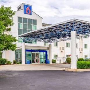 Фотографии гостиницы 
            Motel 6-Caseyville, IL - Caseyville Il