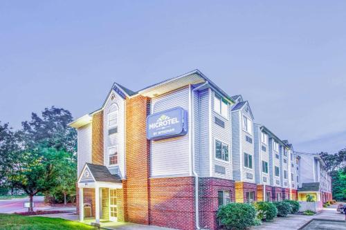 Фотография гостиницы Microtel Inn & Suites Newport News