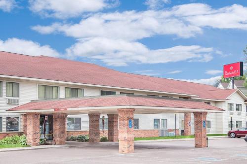 Фотография гостиницы Ramada by Wyndham Hancock Waterfront