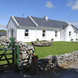 Фотография гостевого дома Dolmen Cottage, Carron