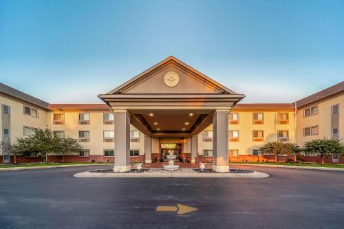 Фотография гостиницы Quality Inn & Suites Hannibal