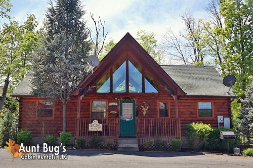 Фотографии гостевого дома 
            Smoky Mountain Getaway #435 by Aunt Bug's Cabin Rentals