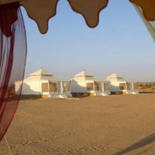 Фотографии кемпинга 
            Sunny Desert Camp