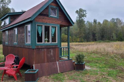 Фотографии гостевого дома 
            The Green Tiny Home On The Farm, Buckley, WA