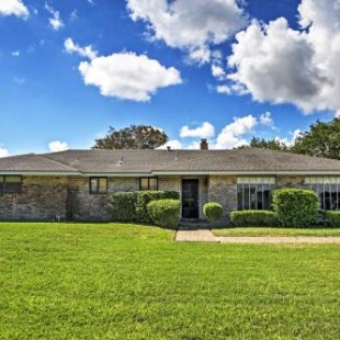 Фотография гостевого дома Spacious Ranch-Style Getaway on Corpus Christi Bay