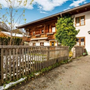 Фотография гостевого дома Wooden Holiday Home in Jochberg with a panoramic view