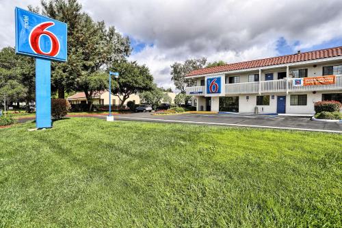 Фотография гостиницы Motel 6-Petaluma, CA