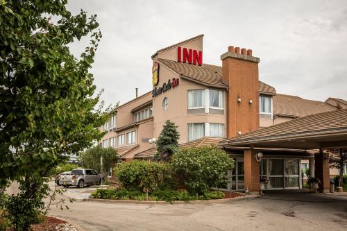 Фотография гостиницы Monte Carlo Inn Oakville Suites