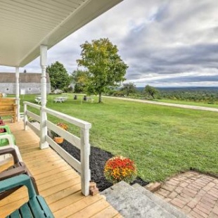 Фотография гостевого дома Cozy Home with Vineyard, Working Farm and Fall Foliage