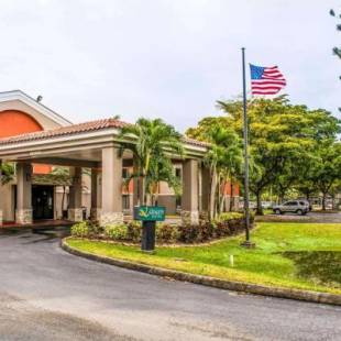 Фотографии гостиницы 
            Quality Suites Fort Myers Airport I-75