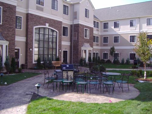 Фотография гостиницы Staybridge Suites Kalamazoo, an IHG Hotel