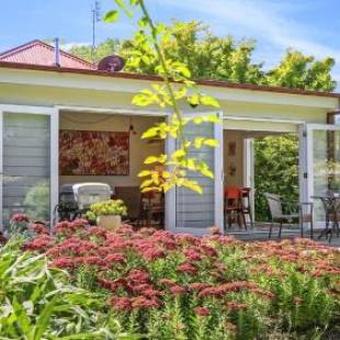 Фотографии гостевого дома 
            Poppy Cottage-delightful pet friendly weatherboard