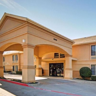 Фотография гостиницы Quality Inn & Suites DFW Airport South