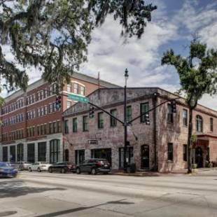 Фотографии гостиницы 
            Staybridge Suites Savannah Historic District, an IHG Hotel