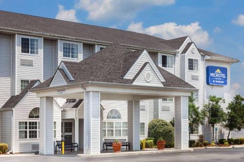 Фотография гостиницы Sleep Inn & Suites