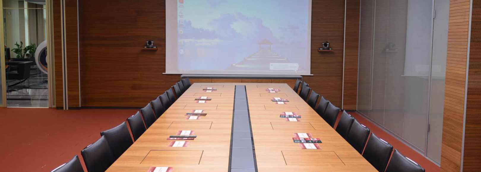 Фотография конференц-зала Пресс-центр на 2 этаже ГАУК ТОНБ им. Д.И. Менделеева