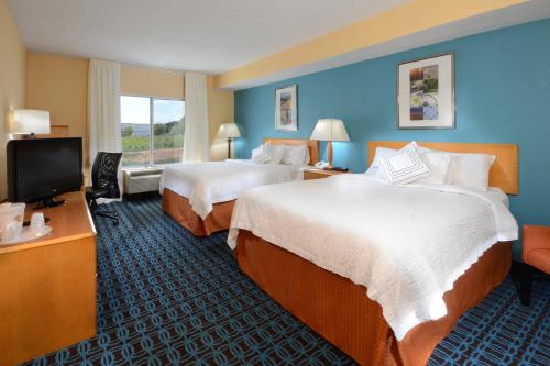 Фотография гостиницы Fairfield Inn & Suites Roanoke Hollins/I-81