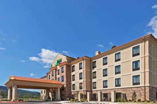 Фотография гостиницы Holiday Inn Express & Suites Poteau, an IHG Hotel
