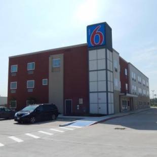 Фотографии гостиницы 
            Motel 6-Houston, TX - Downtown North