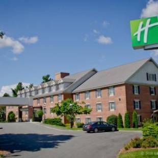 Фотографии гостиницы 
            Holiday Inn Express and Suites Merrimack, an IHG Hotel