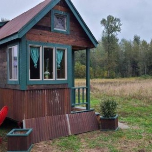 Фотография гостевого дома The Green Tiny Home On The Farm, Buckley, WA