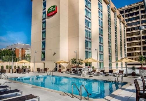 Фотография гостиницы Courtyard by Marriott Bethesda Chevy Chase