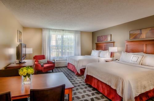 Фотографии гостиницы 
            TownePlace Suites by Marriott Baltimore BWI Airport