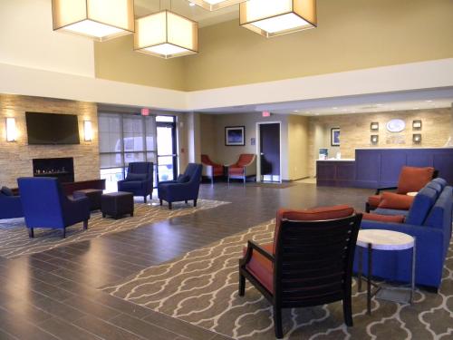 Фотография гостиницы Comfort Suites-Youngstown North