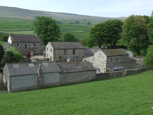 Фотография гостевого дома Old Camms Holiday Cottages