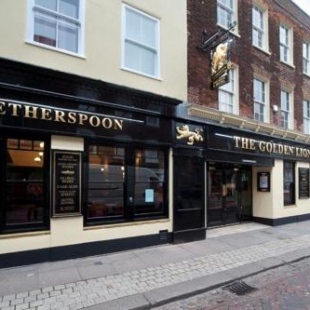 Фотография гостиницы The Golden Lion Wetherspoon