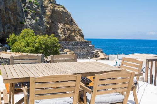 Фотографии гостевого дома 
            Art curators traditional home next to the sea